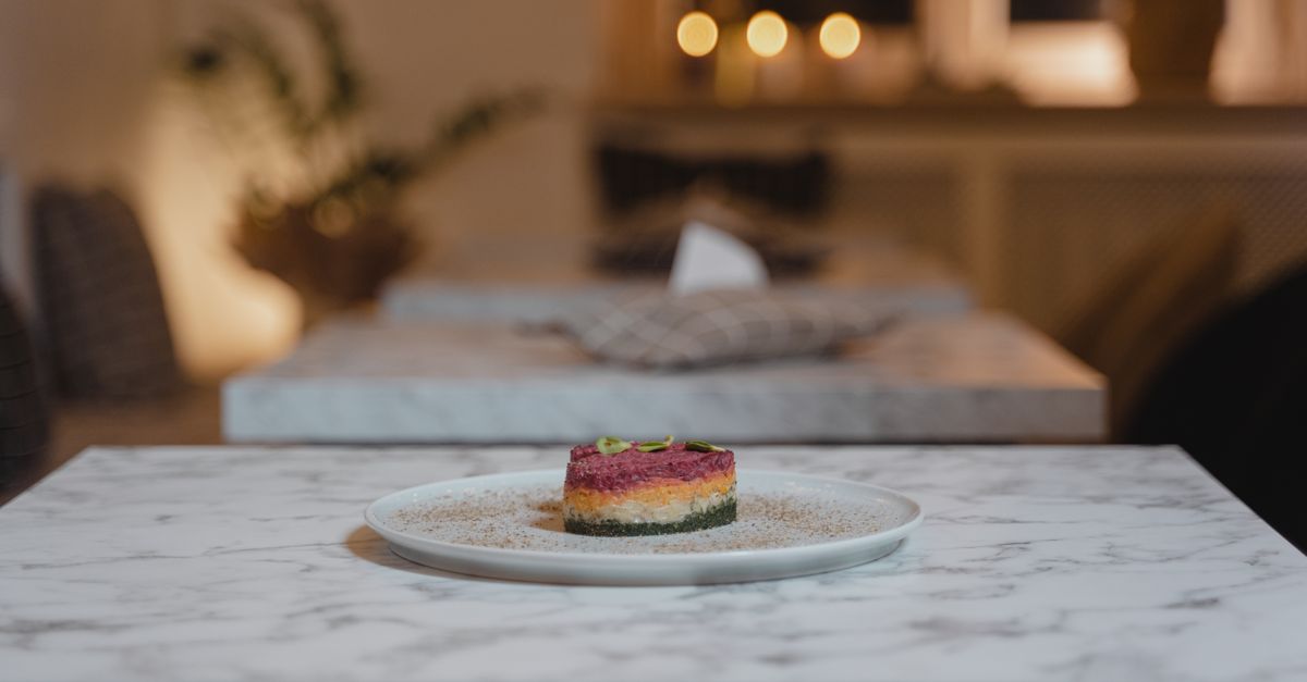 découvrez notre restaurant, un lieu convivial où saveurs authentiques et service impeccable se rencontrent pour une expérience culinaire inoubliable.